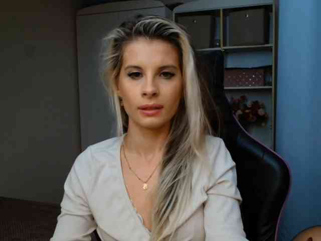 KristineNatural webcam