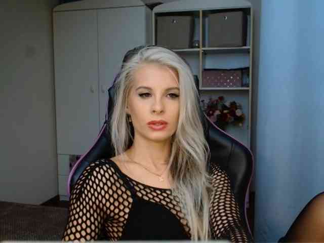KristineNatural webcam