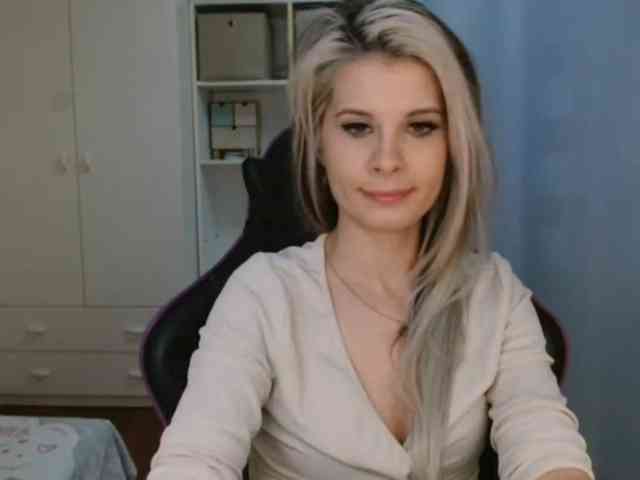KristineNatural webcam