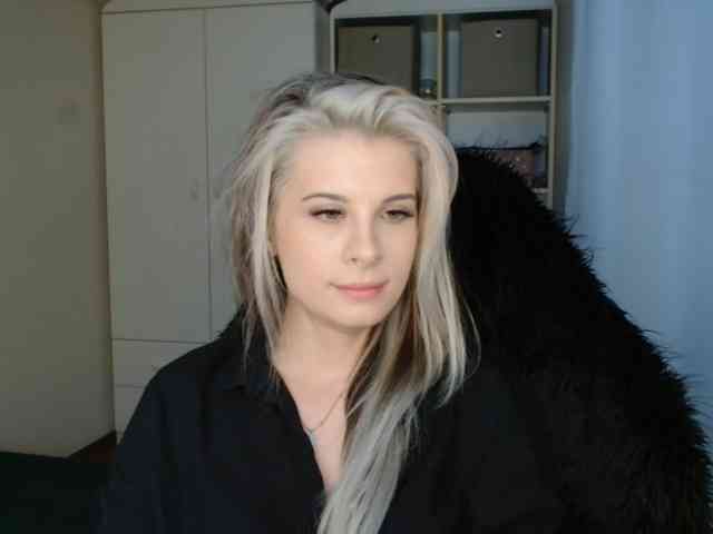 KristineNatural webcam