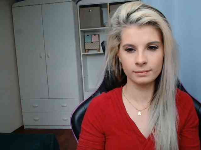 KristineNatural webcam