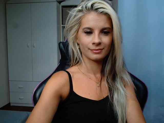 KristineNatural webcam