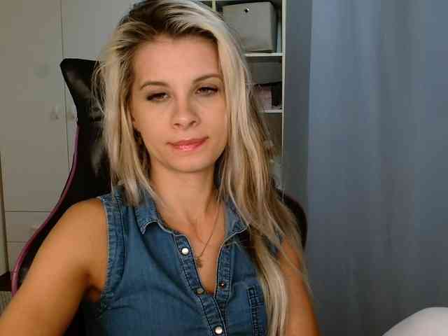 KristineNatural webcam