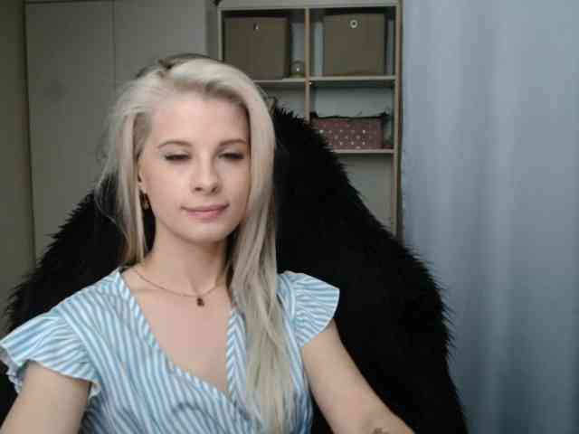 KristineNatural webcam