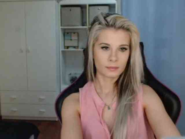 KristineNatural webcam