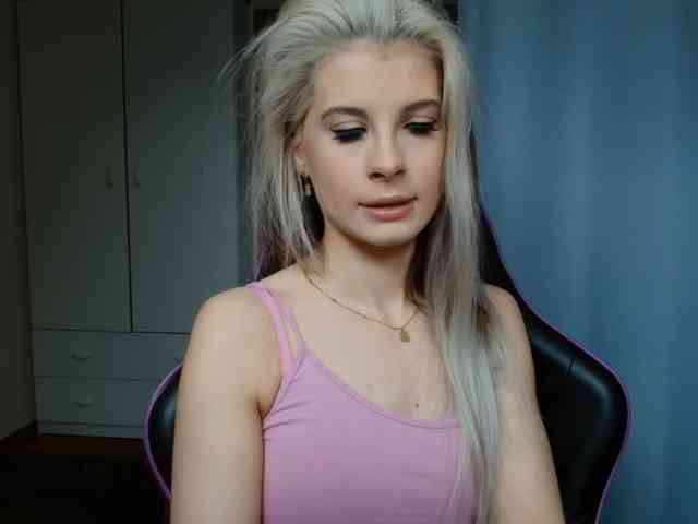 KristineNatural webcam