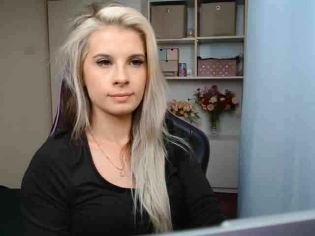 KristineNatural webcam