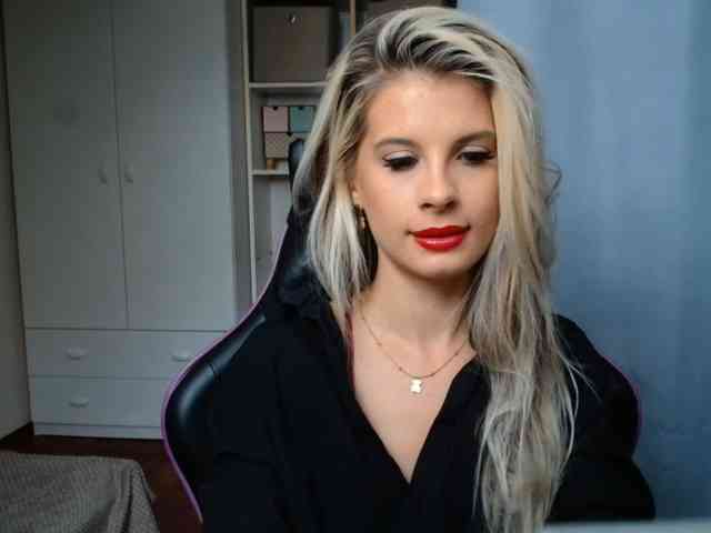 KristineNatural webcam