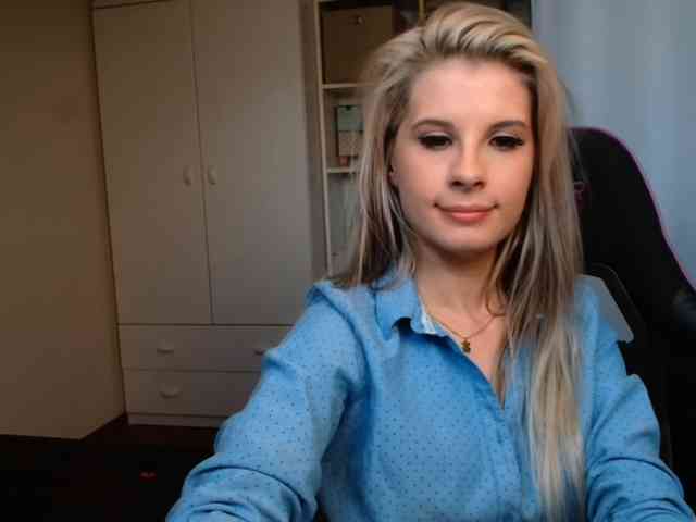 KristineNatural webcam