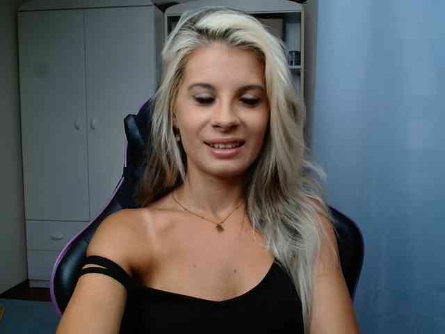 KristineNatural webcam