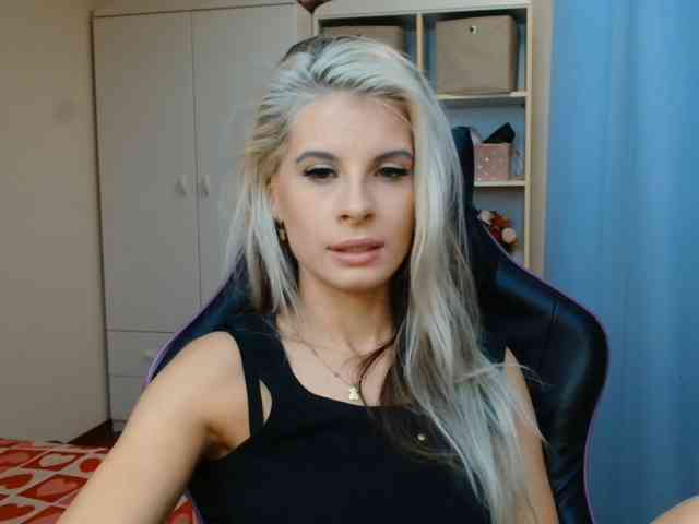 KristineNatural webcam
