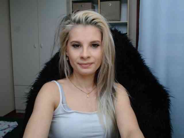KristineNatural webcam