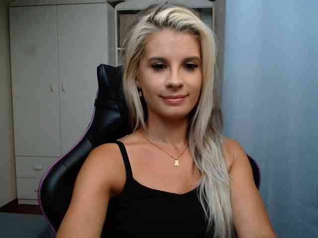 KristineNatural webcam