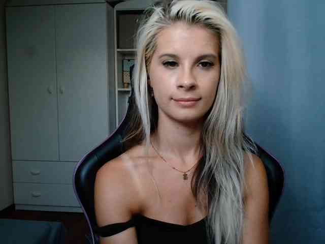 KristineNatural webcam