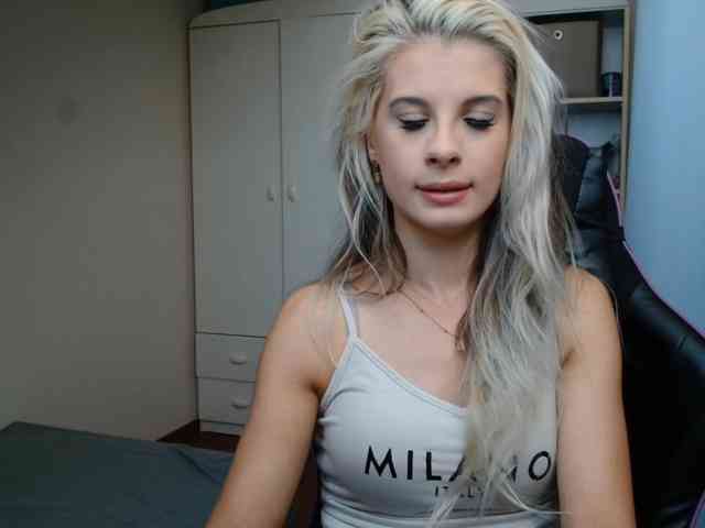 KristineNatural webcam