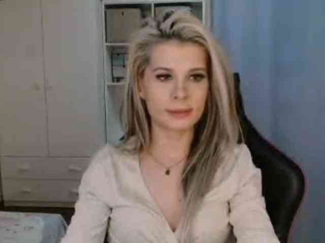 KristineNatural webcam