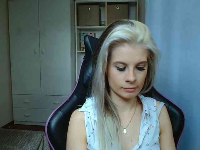 KristineNatural webcam