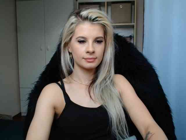 KristineNatural webcam