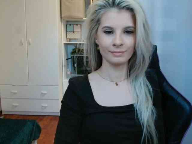 KristineNatural webcam