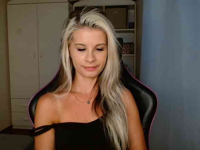KristineNatural webcam