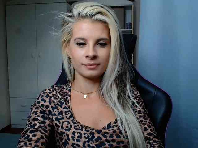 KristineNatural webcam
