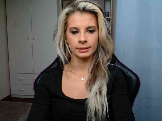 KristineNatural webcam
