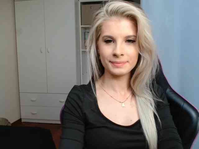 KristineNatural webcam