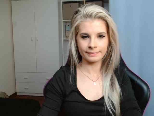 KristineNatural webcam