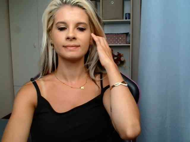 KristineNatural webcam