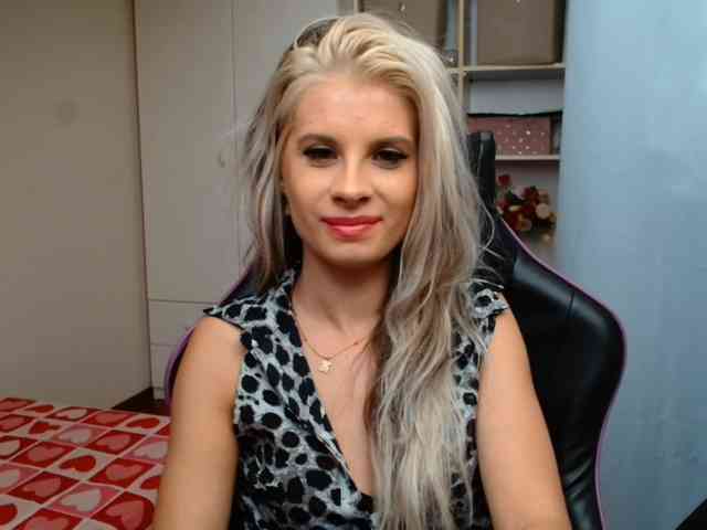 KristineNatural webcam