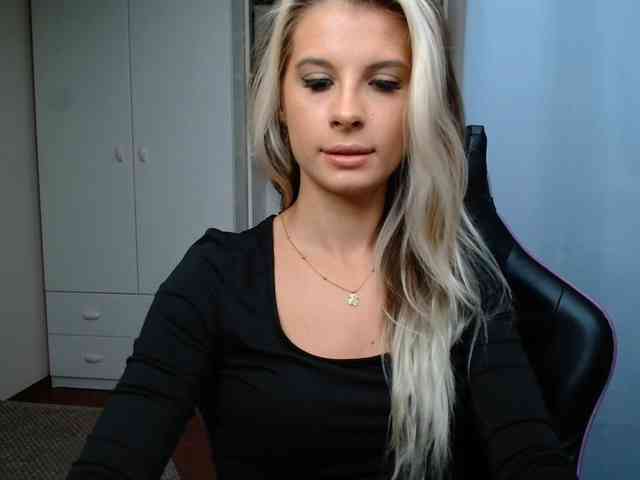 KristineNatural webcam