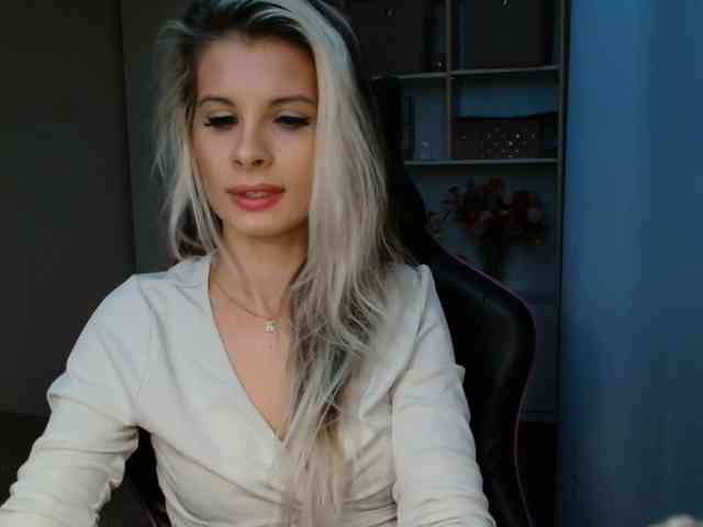 KristineNatural webcam