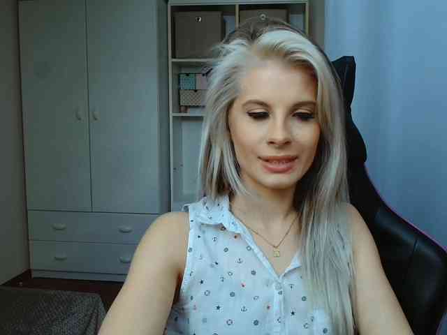 KristineNatural webcam