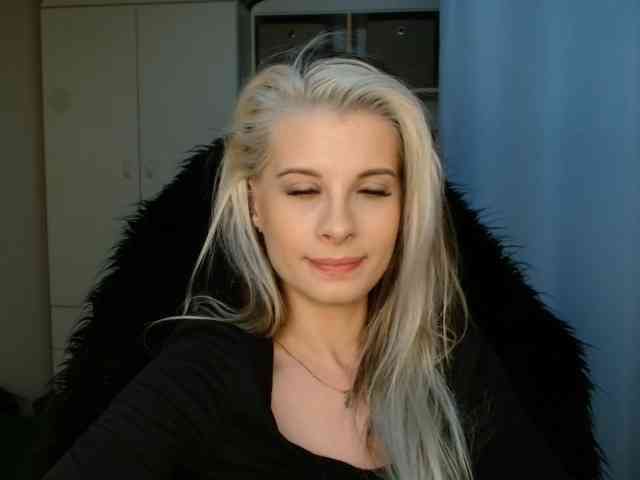 KristineNatural webcam