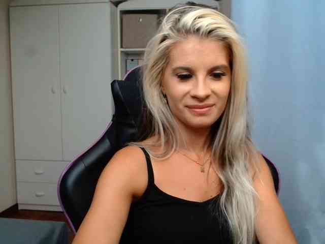 KristineNatural webcam
