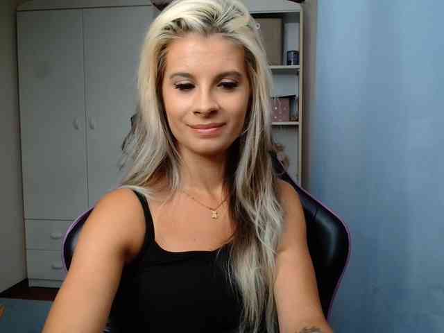 KristineNatural webcam