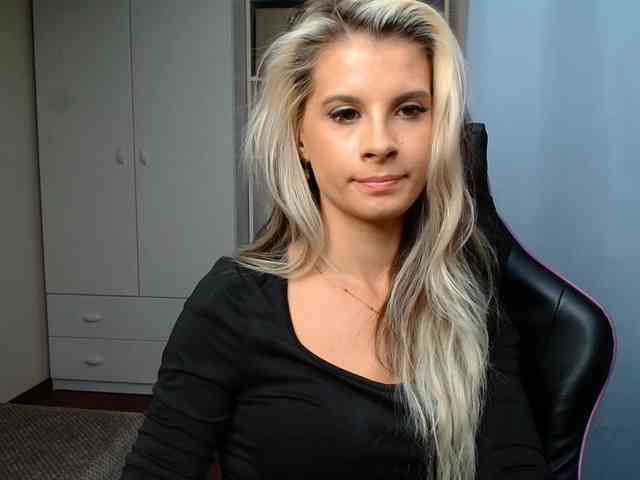 KristineNatural webcam