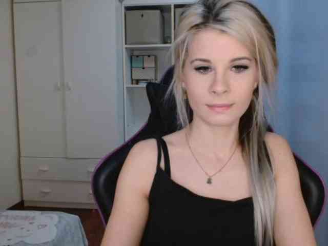 KristineNatural webcam