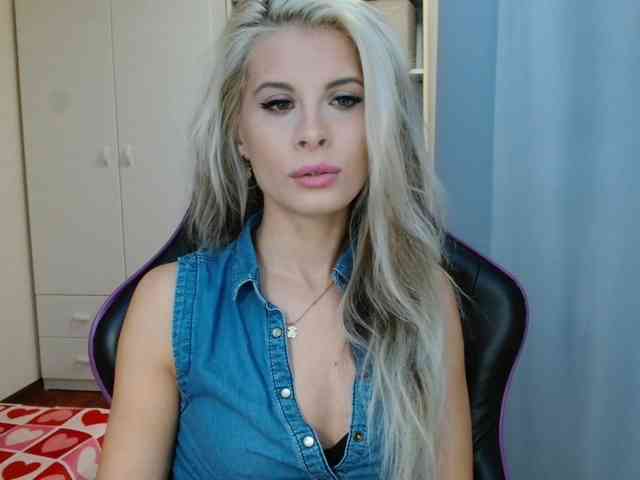 KristineNatural webcam