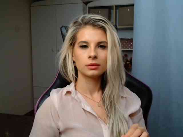KristineNatural webcam