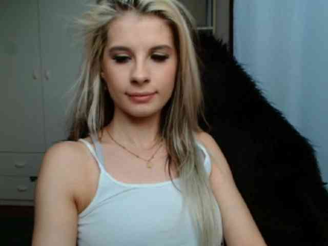 KristineNatural webcam