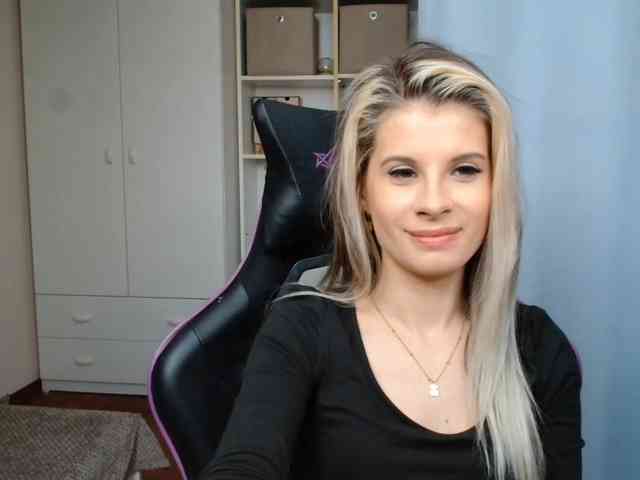 KristineNatural webcam