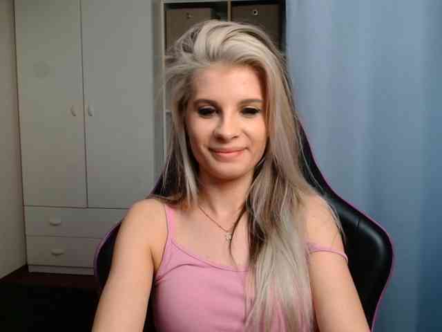 KristineNatural webcam