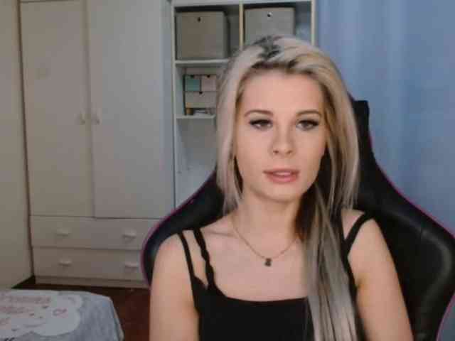 KristineNatural webcam