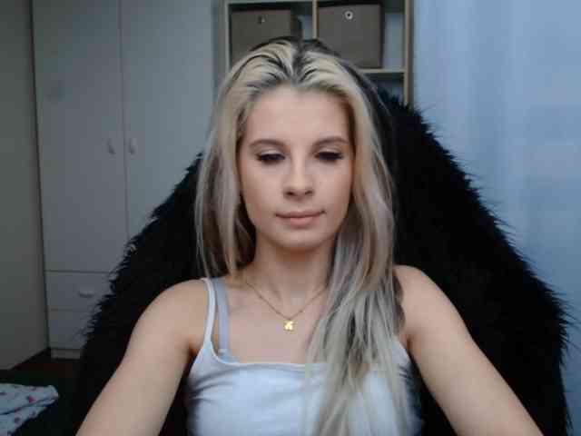 KristineNatural webcam