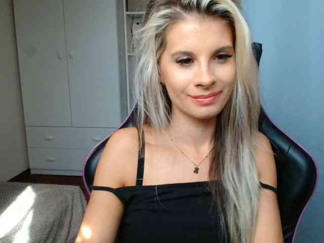 KristineNatural webcam