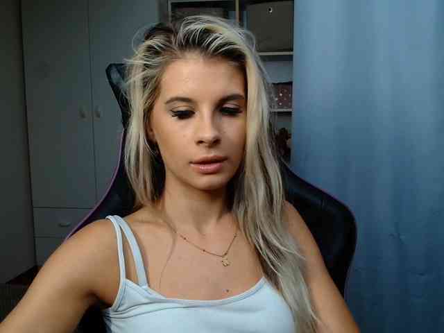 KristineNatural webcam