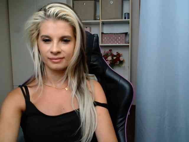 KristineNatural webcam