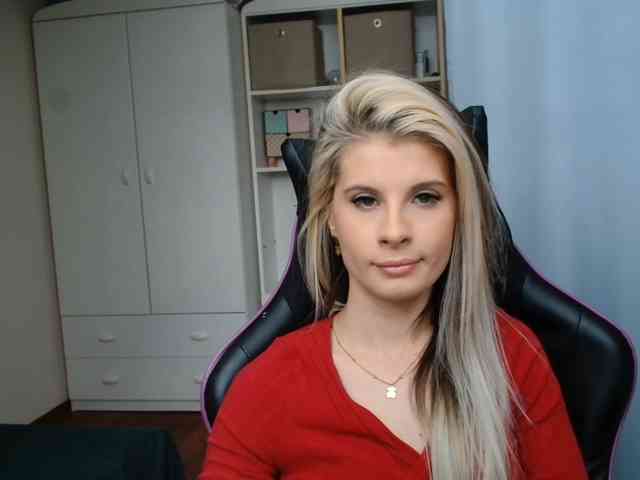 KristineNatural webcam
