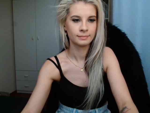 KristineNatural webcam